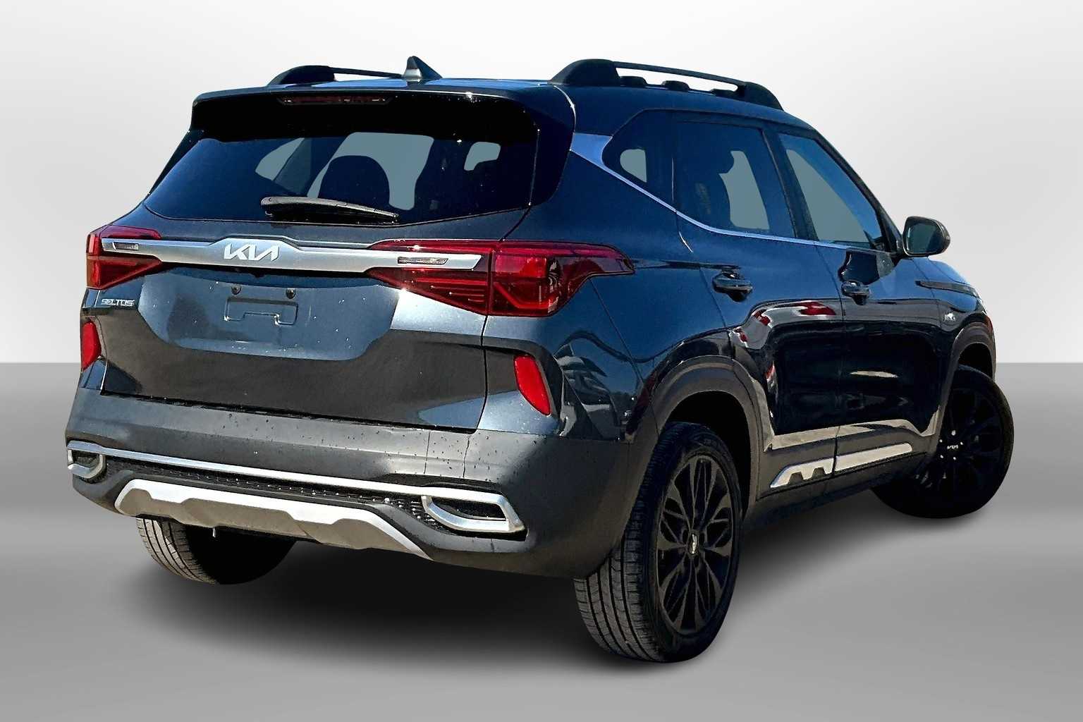 Thumbnail: 2023 Kia Seltos - 2