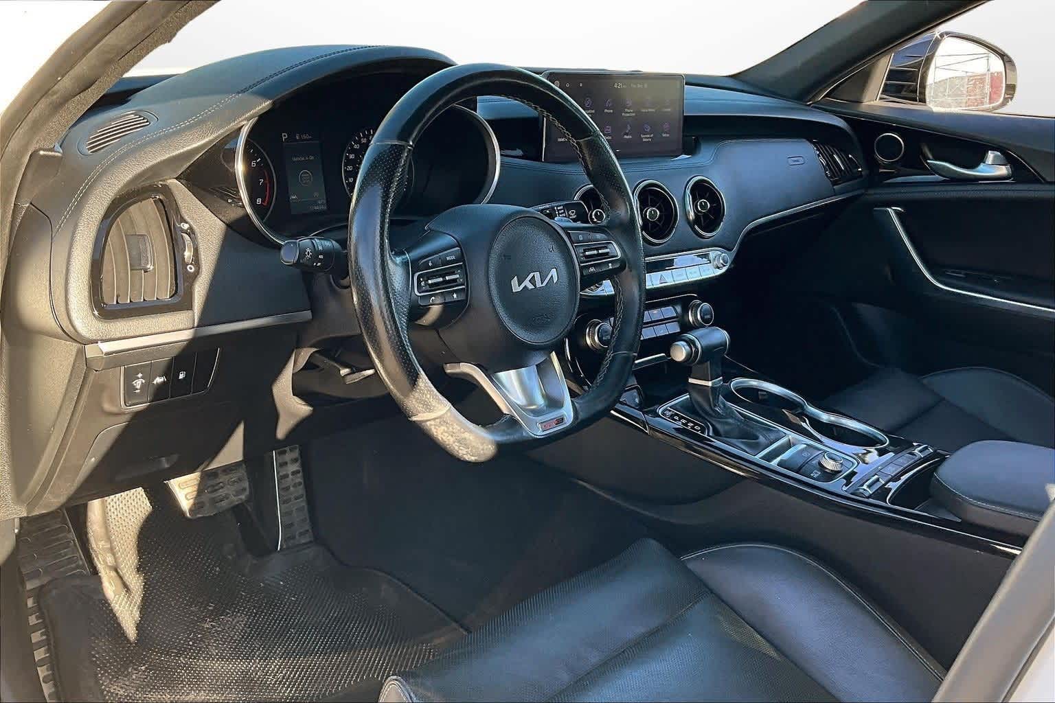 Thumbnail: 2022 Kia Stinger - 12