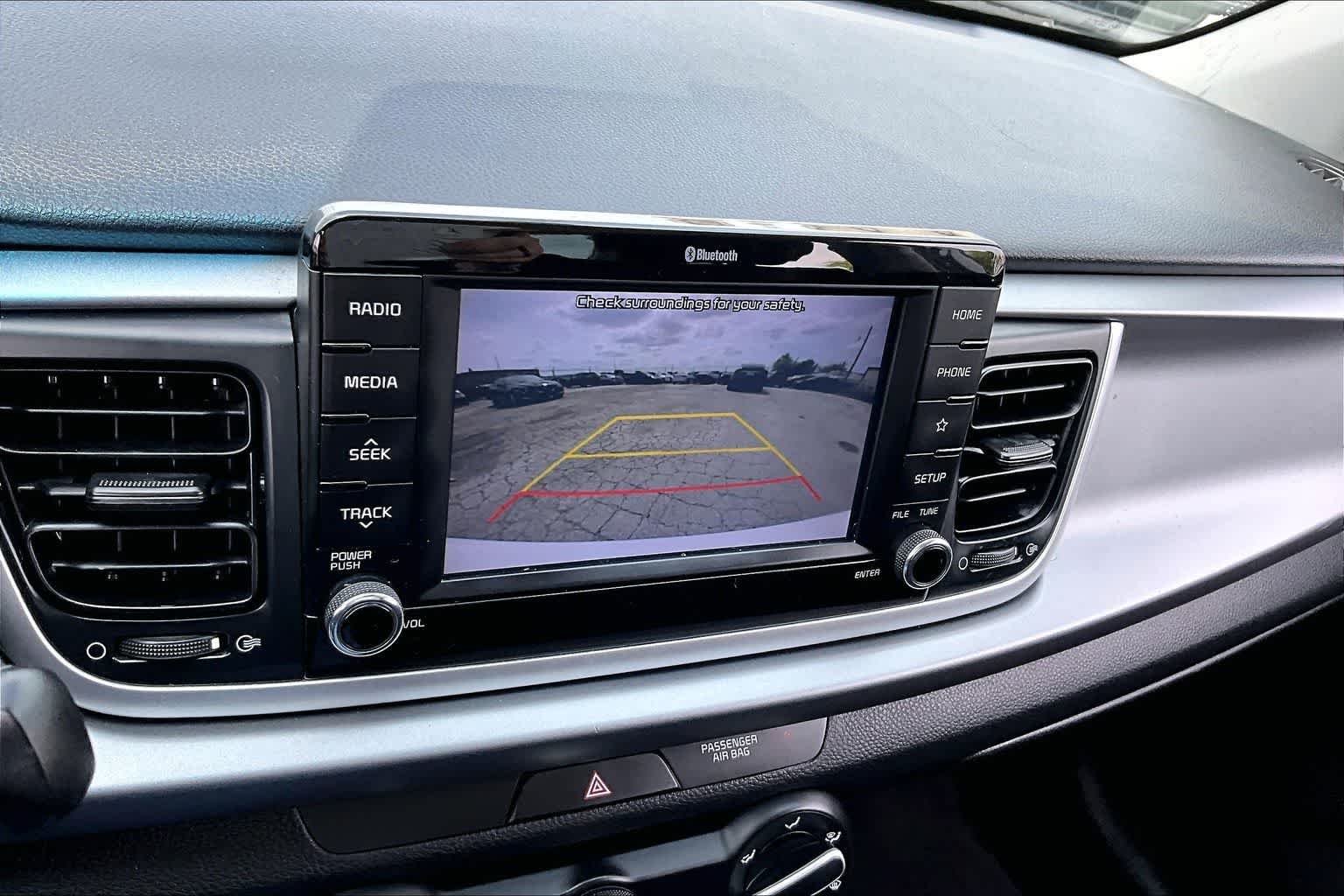 Thumbnail: 2020 Kia Rio - 18