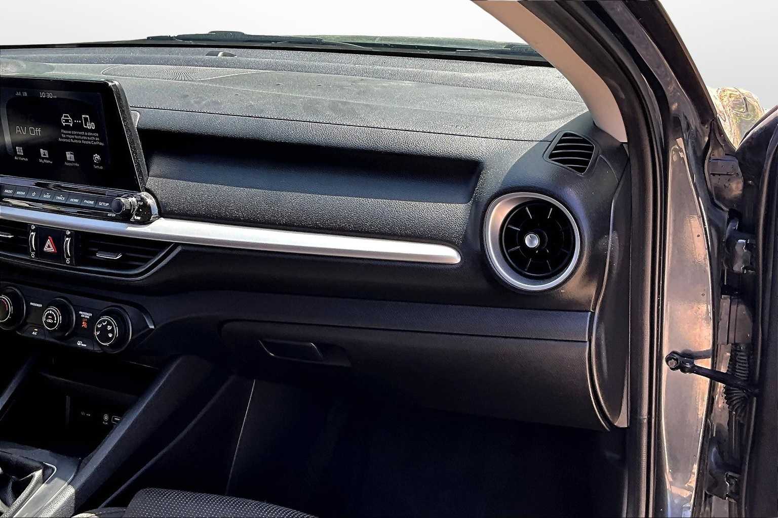 Thumbnail: 2020 Kia Forte - 15
