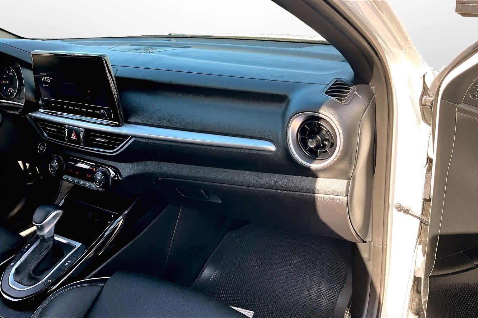 Thumbnail: 2024 Kia Forte - 14