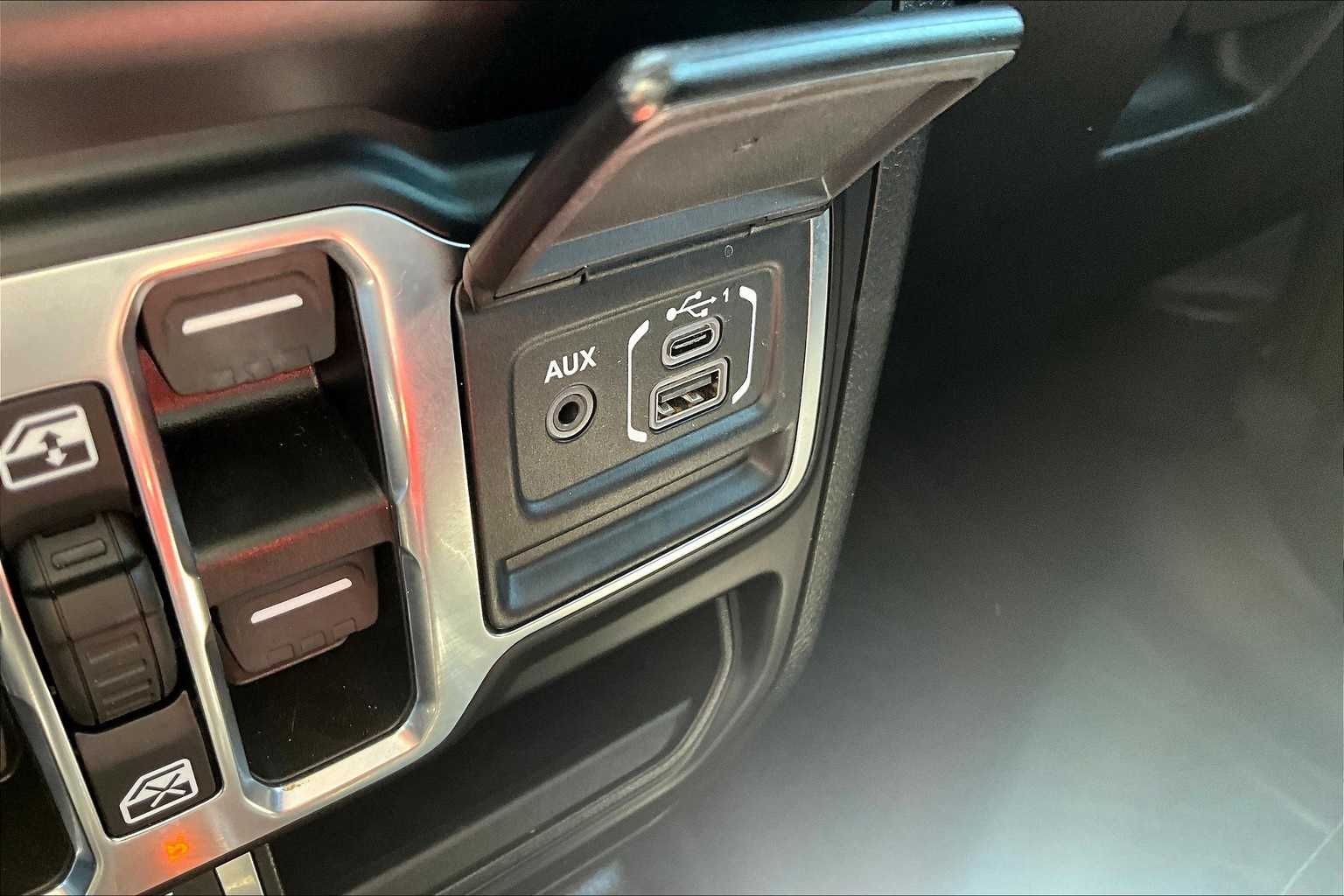 Thumbnail: 2022 Jeep Gladiator - 25