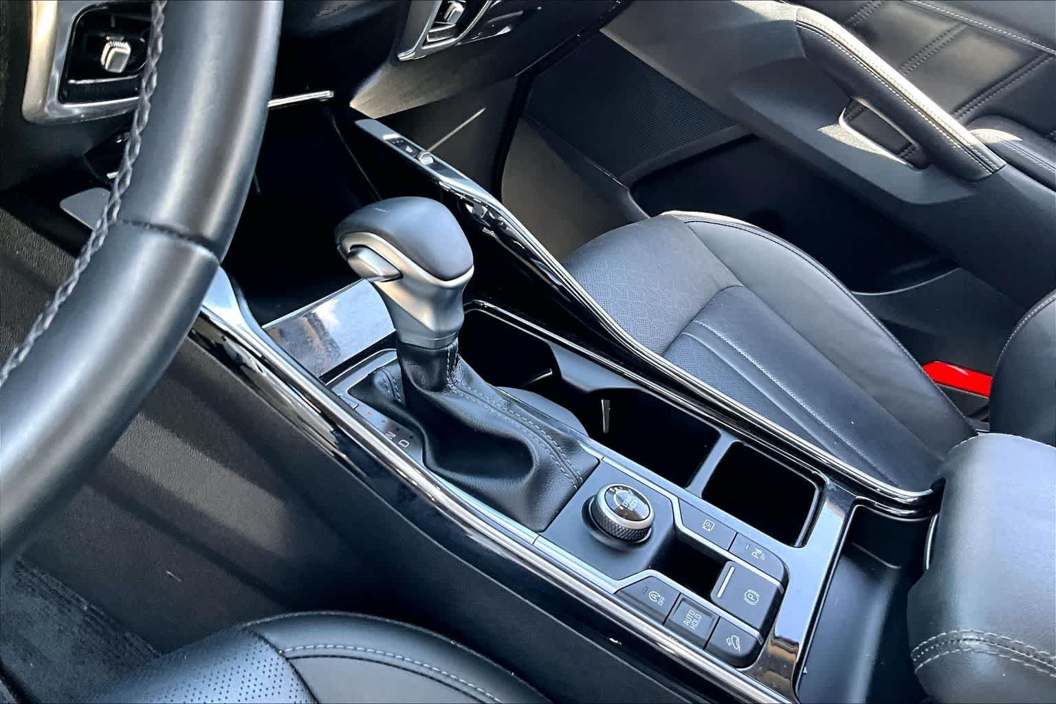 Thumbnail: 2023 Kia Sorento - 12