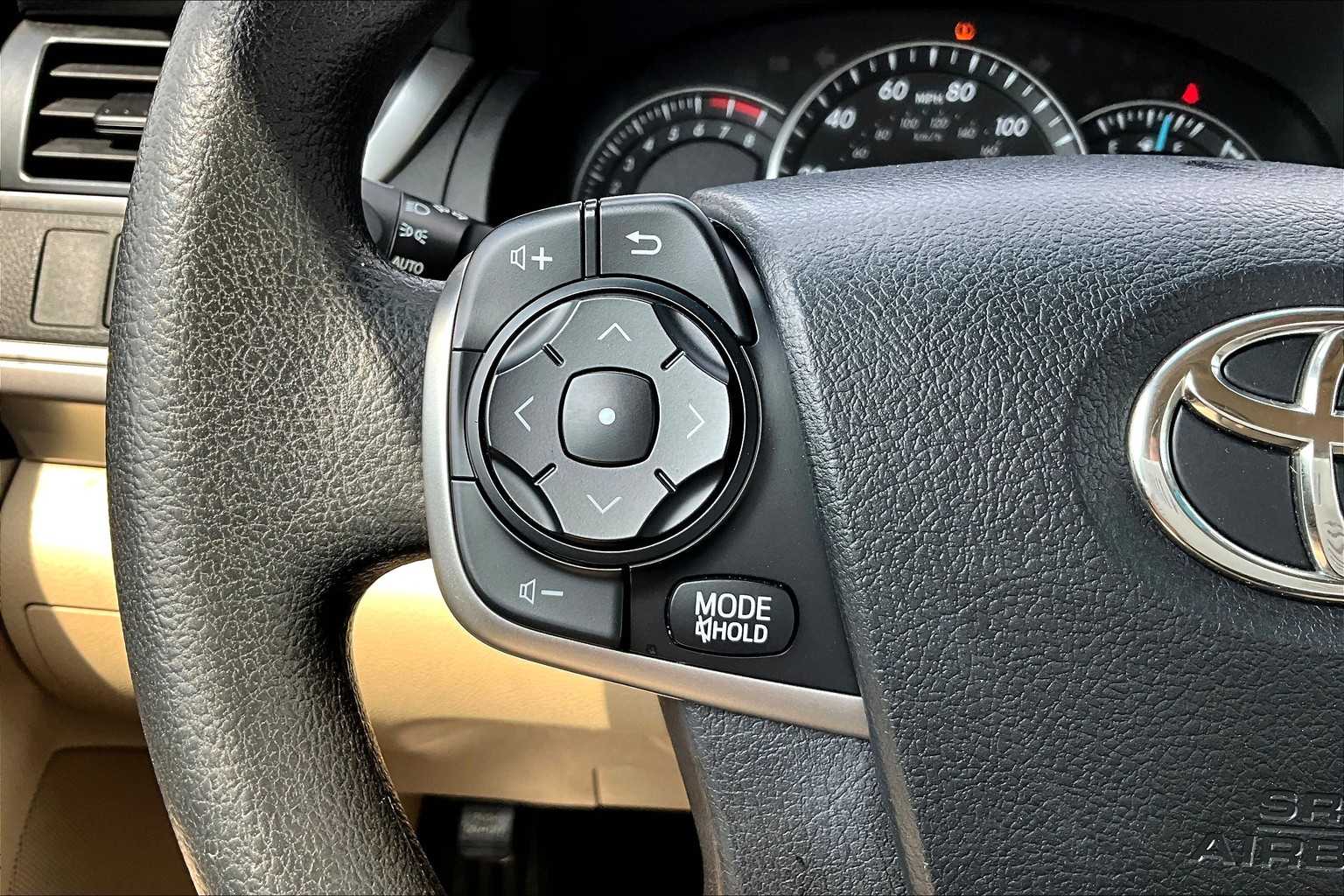Thumbnail: 2012 Toyota Camry - 19
