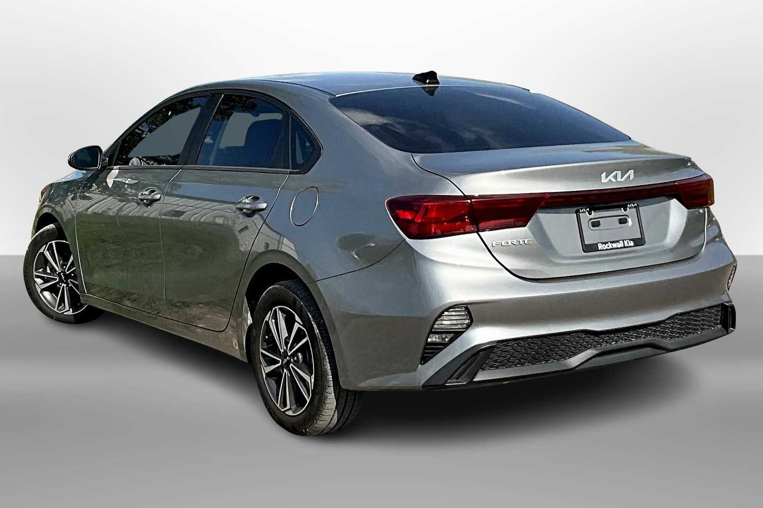 Thumbnail: 2023 Kia Forte - 11