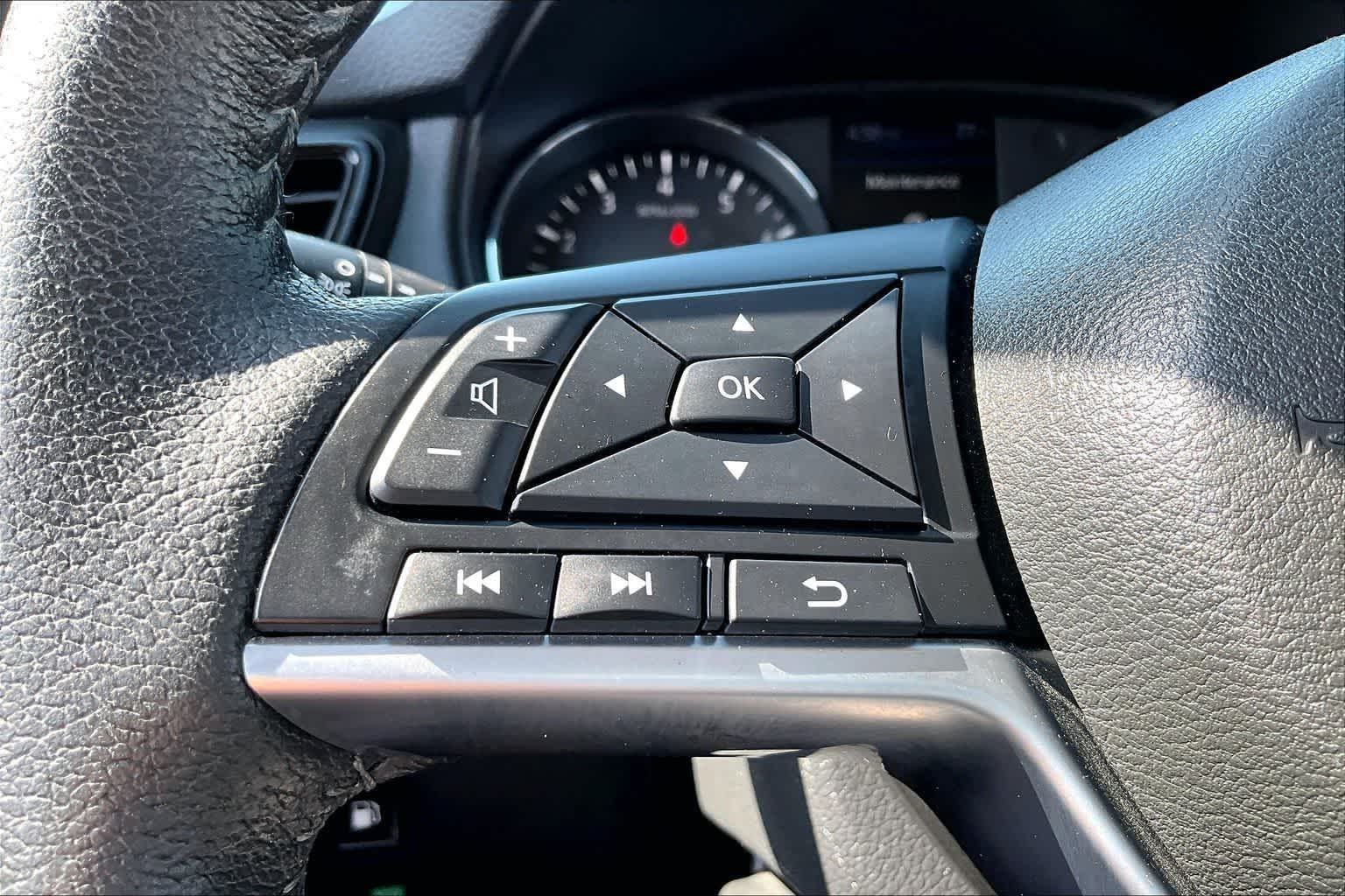 Thumbnail: 2020 Nissan Rogue - 16