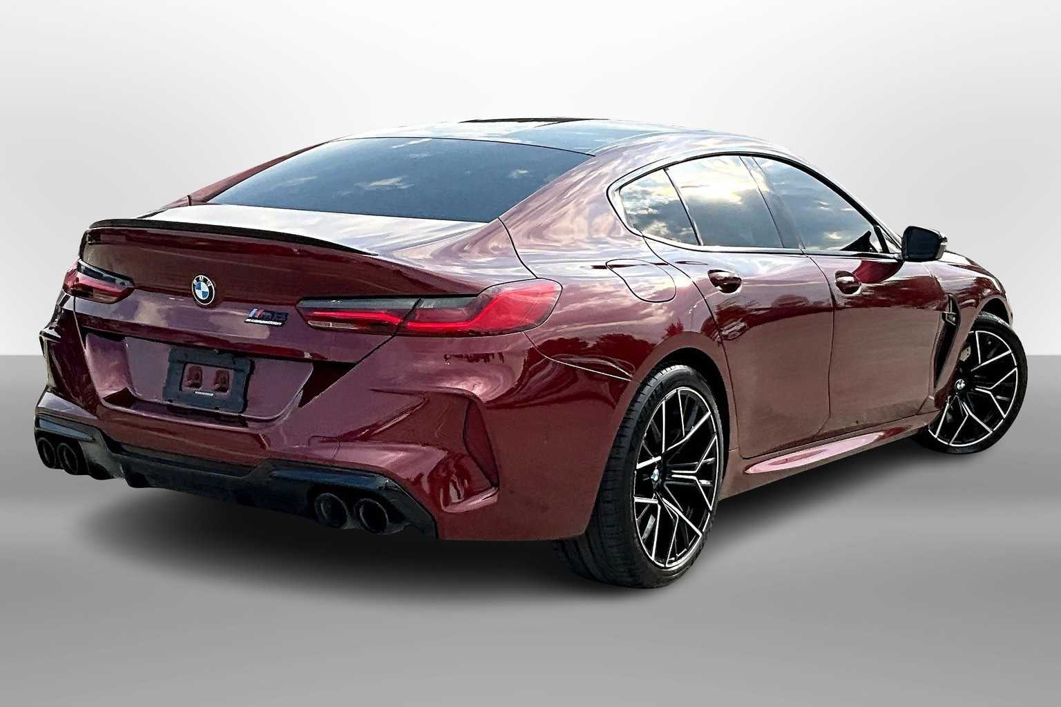 Thumbnail: 2022 BMW M8 - 2
