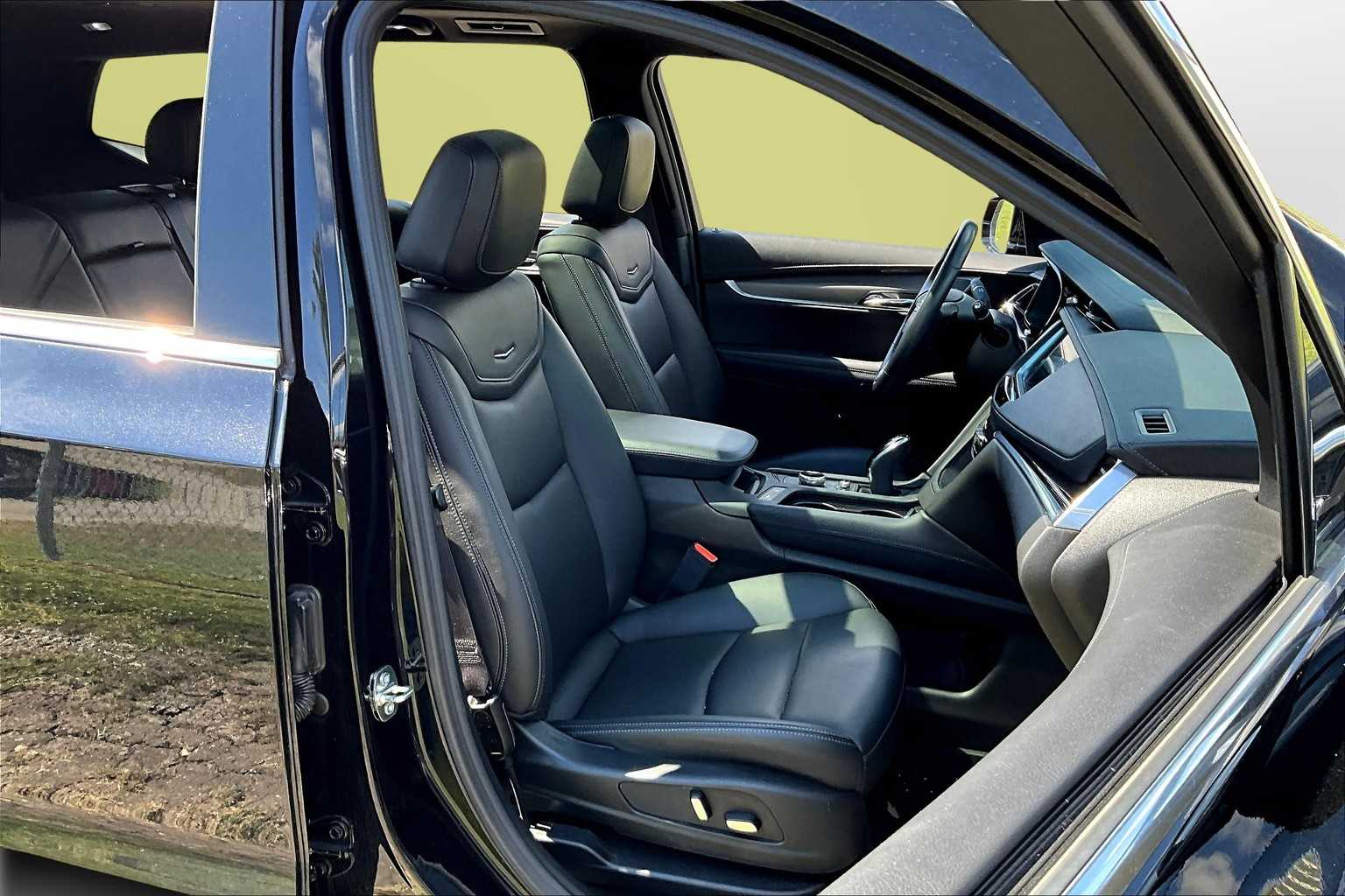 Thumbnail: 2023 Cadillac XT6 - 7