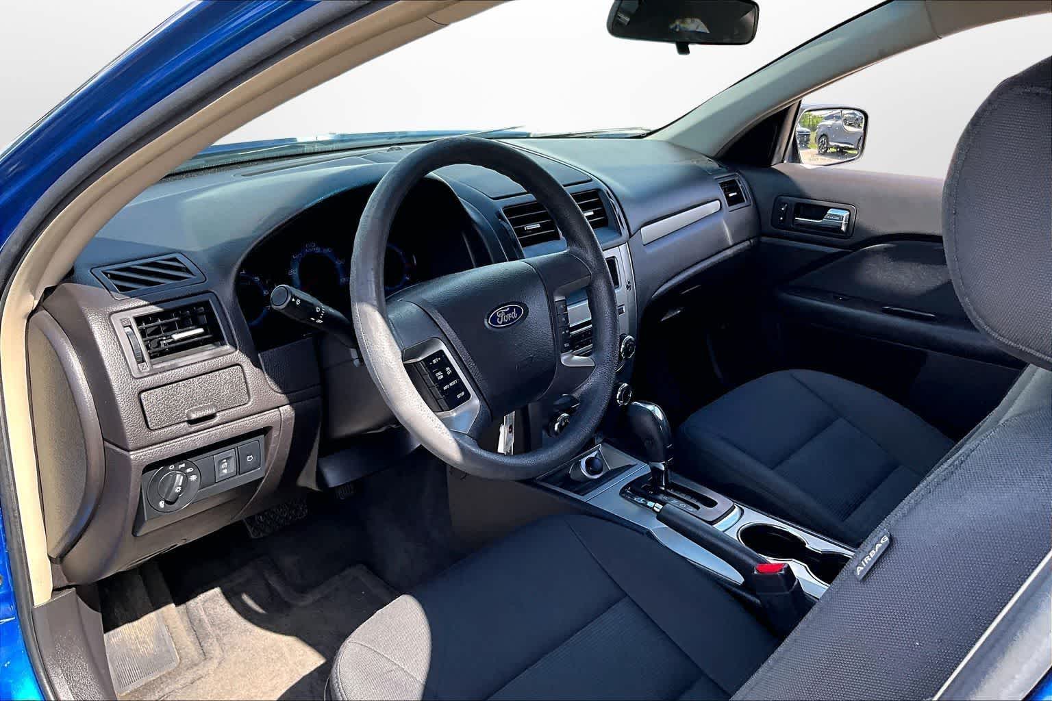 Thumbnail: 2011 Ford Fusion - 12