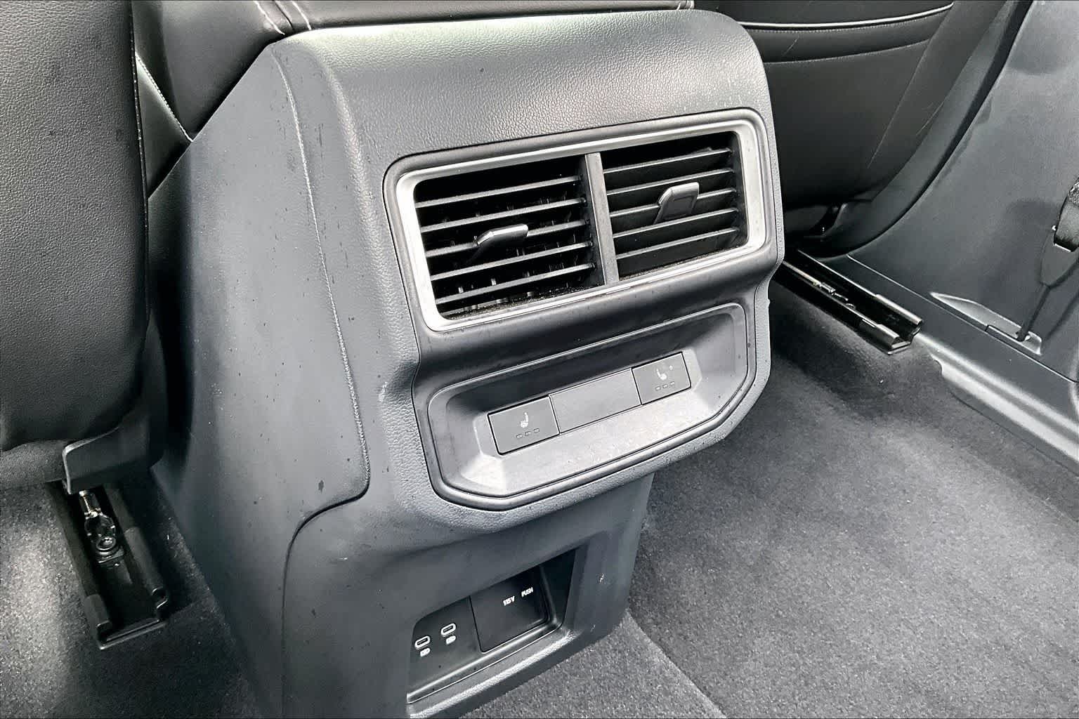 Thumbnail: 2024 Volkswagen Atlas - 22