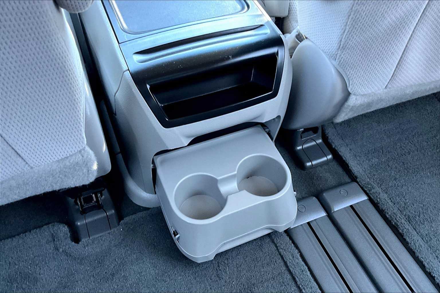 Thumbnail: 2017 Toyota Sienna - 24