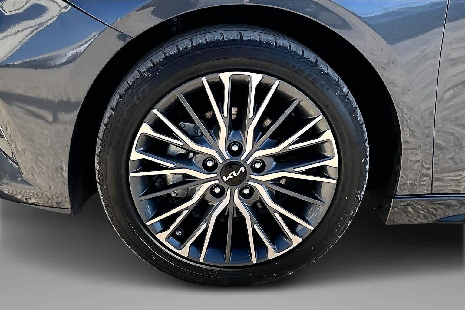 Thumbnail: 2022 Kia Forte - 7