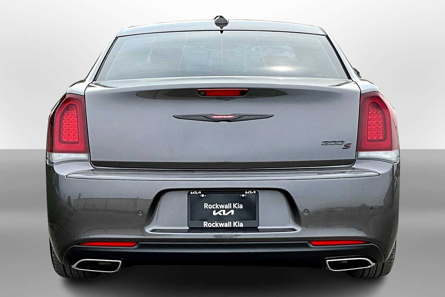 Thumbnail: 2023 Chrysler 300 - 4