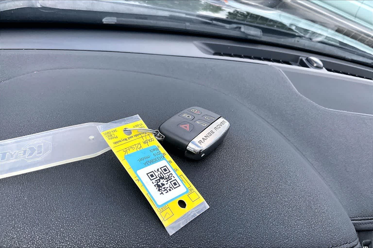 Thumbnail: 2019 Land Rover Range Rover Evoque - 8