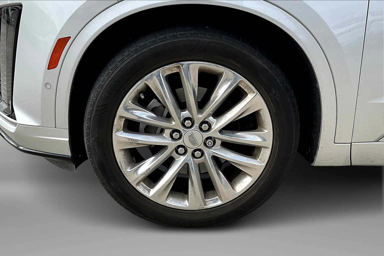 Thumbnail: 2020 Cadillac XT6 - 8