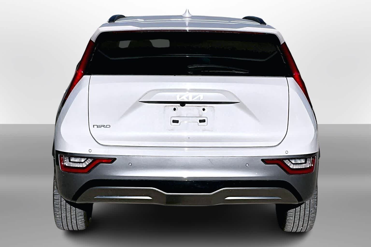 Thumbnail: 2023 Kia Niro - 4