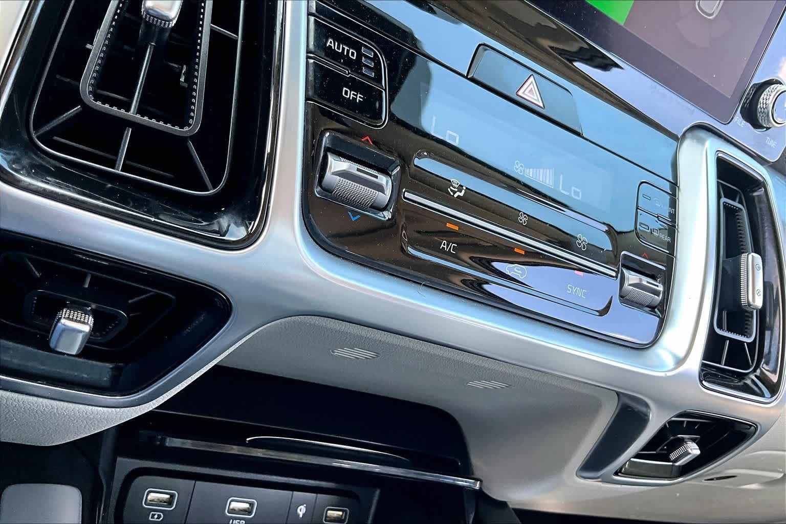 Thumbnail: 2022 Kia Sorento - 22