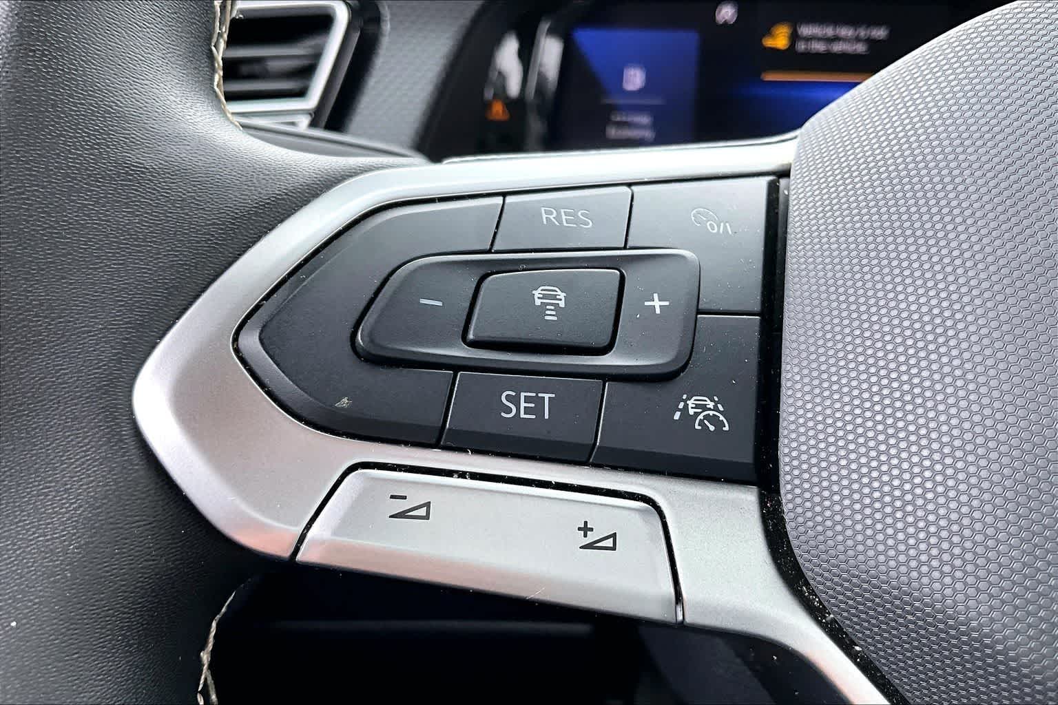 Thumbnail: 2024 Volkswagen Atlas - 17