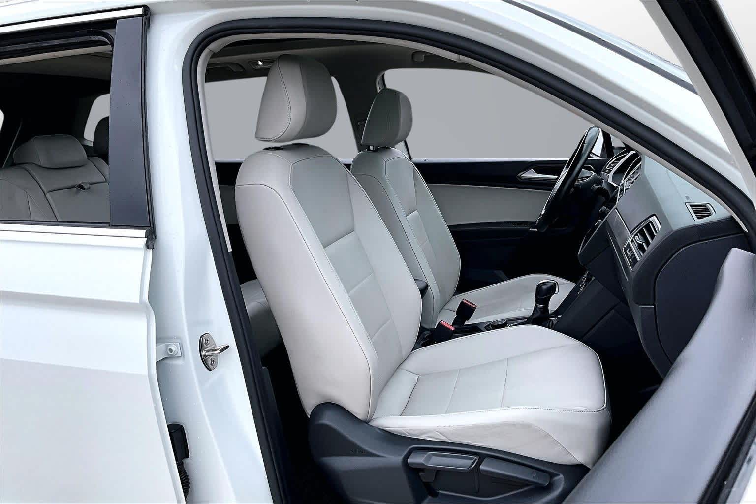 Thumbnail: 2018 Volkswagen Tiguan - 7