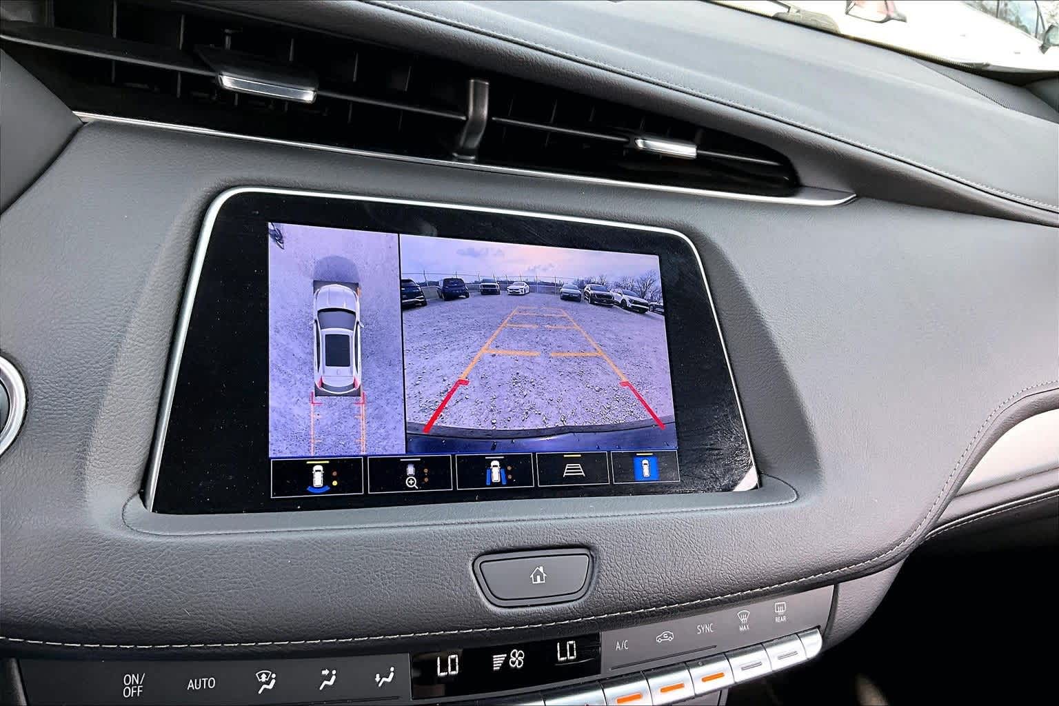 Thumbnail: 2022 Cadillac XT4 - 22