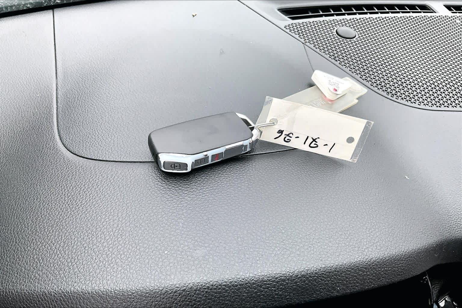 Thumbnail: 2023 Kia Seltos - 9