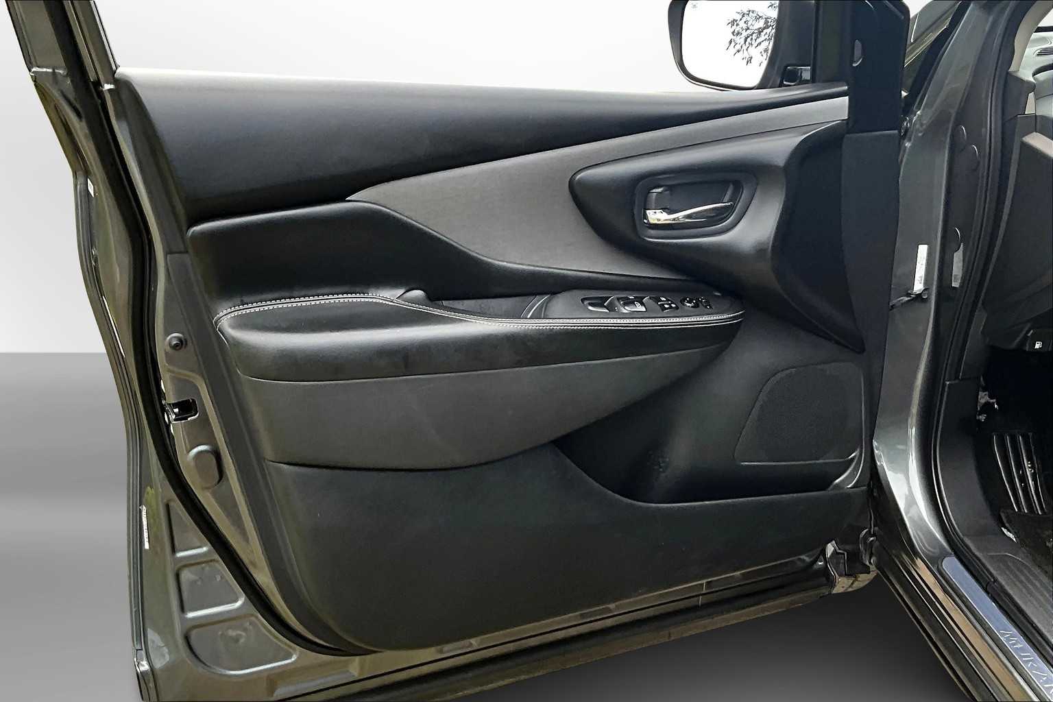 Thumbnail: 2020 Nissan Murano - 17