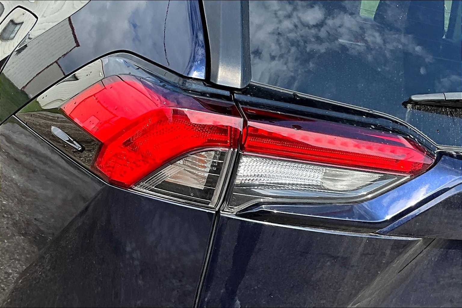 Thumbnail: 2020 Toyota RAV4 - 30