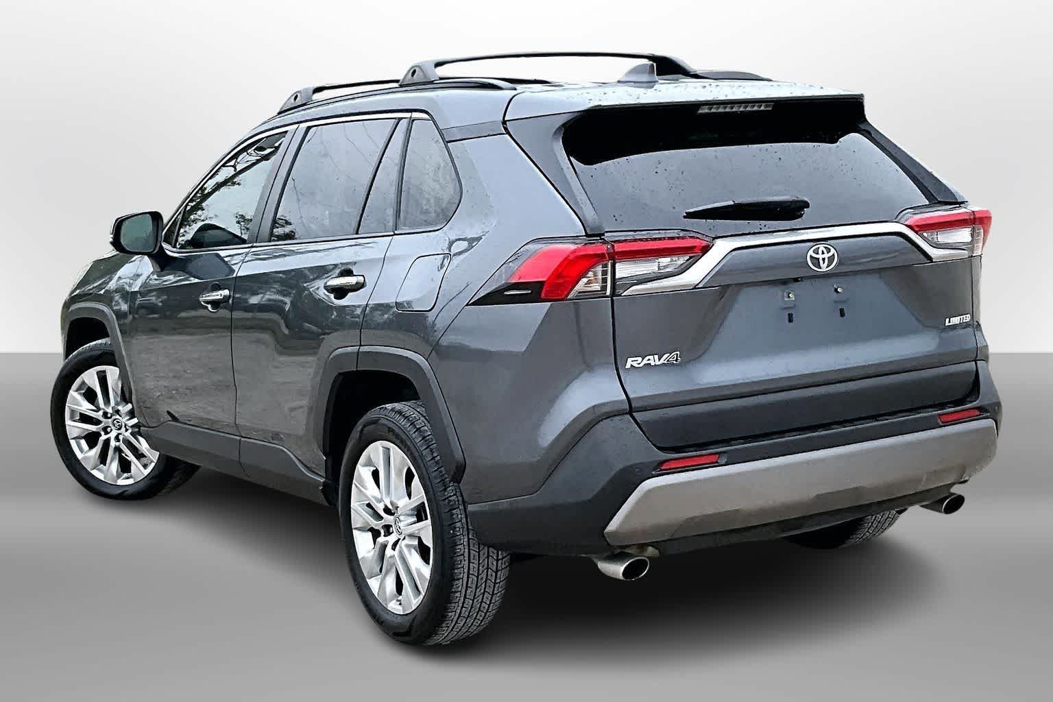 Thumbnail: 2019 Toyota RAV4 - 11