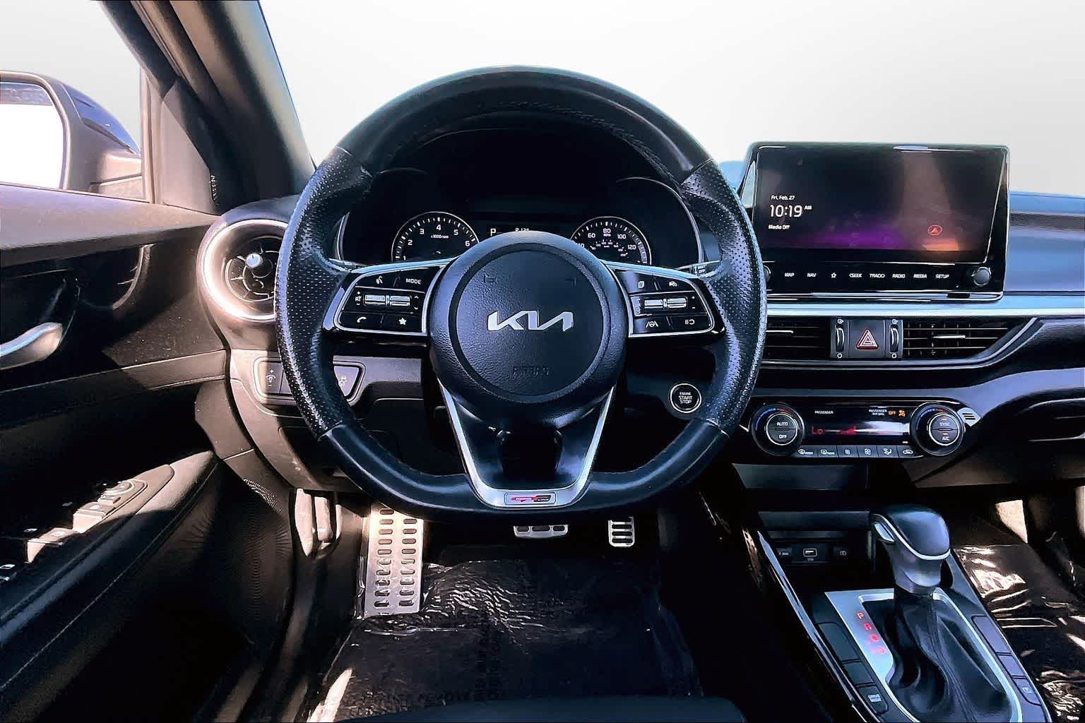 Thumbnail: 2023 Kia Forte - 4