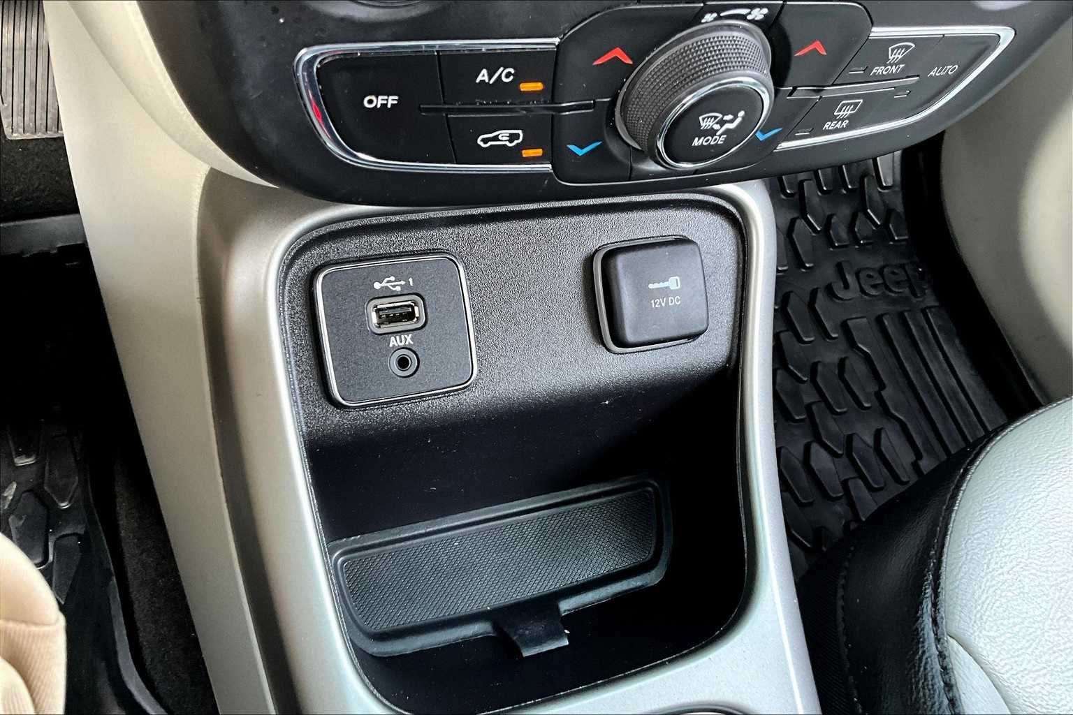 Thumbnail: 2020 Jeep Compass - 24