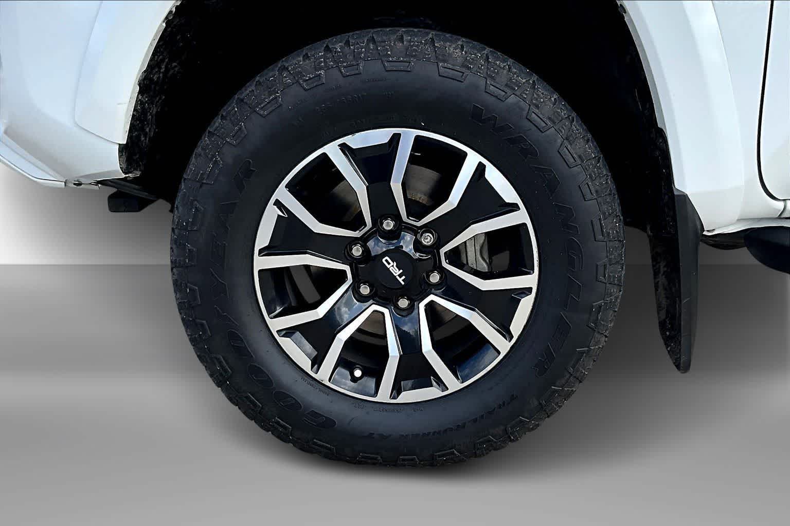 Thumbnail: 2020 Toyota Tacoma - 8