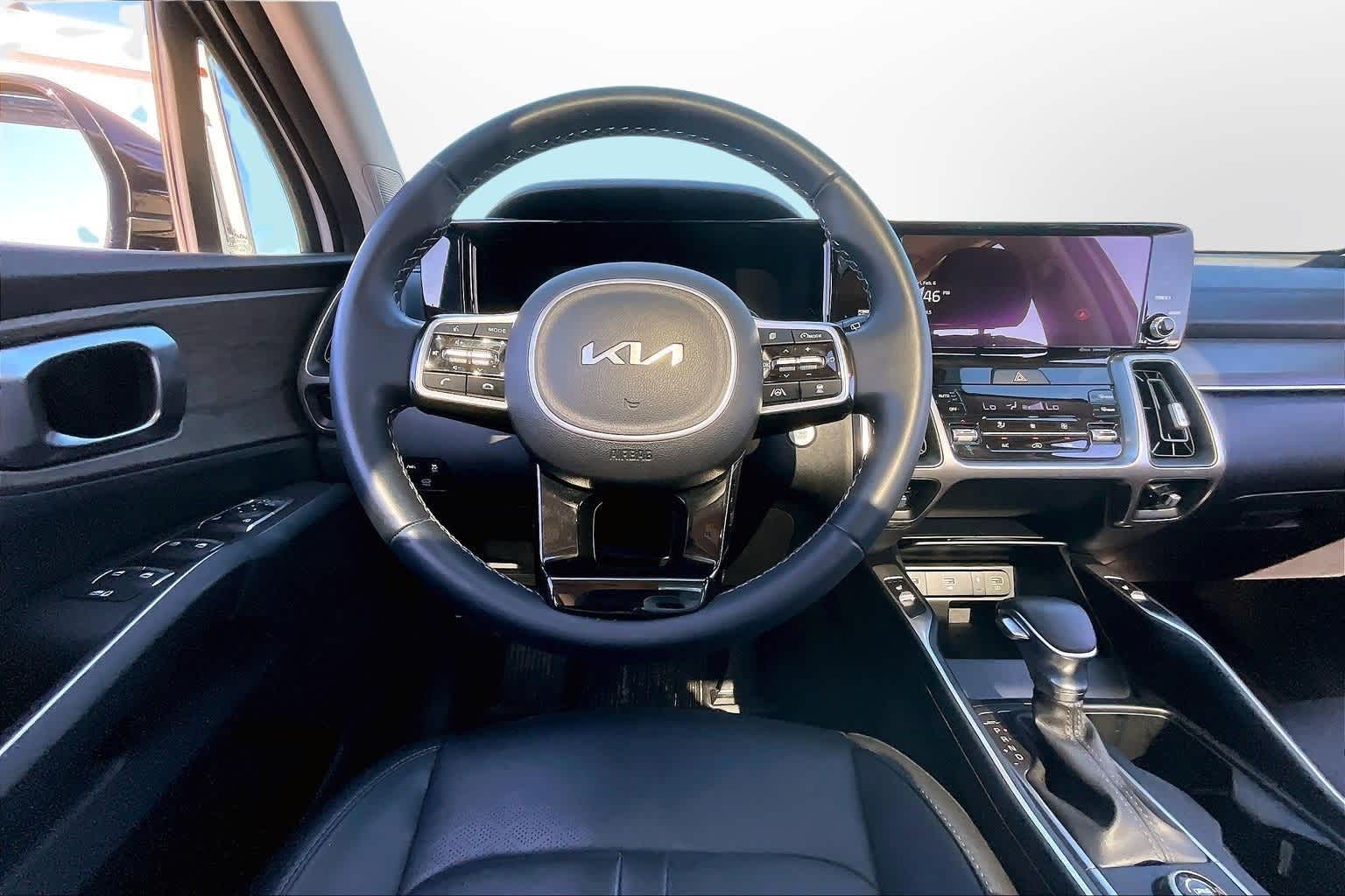 Thumbnail: 2023 Kia Sorento - 5