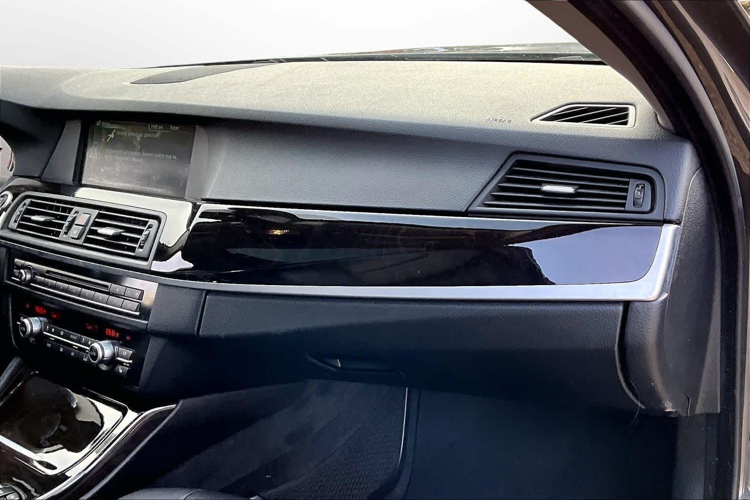 Thumbnail: 2016 BMW 5 Series - 15