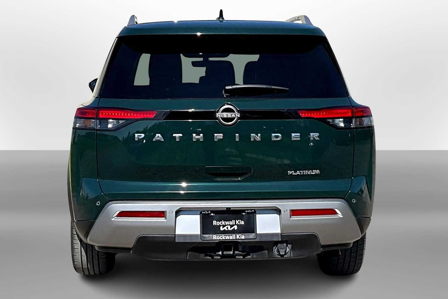 2023 Nissan Pathfinder Platinum photo 4