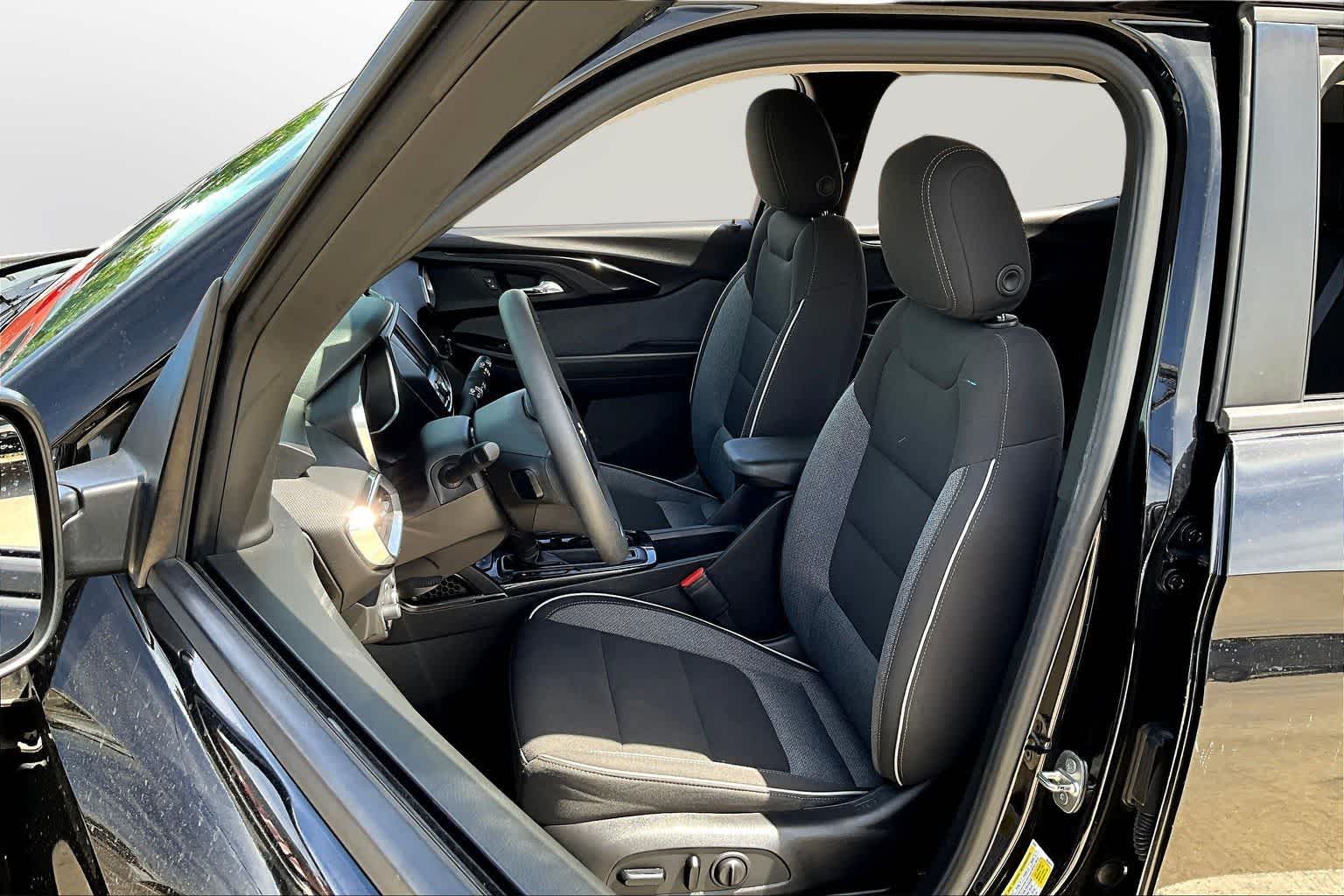 Thumbnail: 2022 Chevrolet TrailBlazer - 23