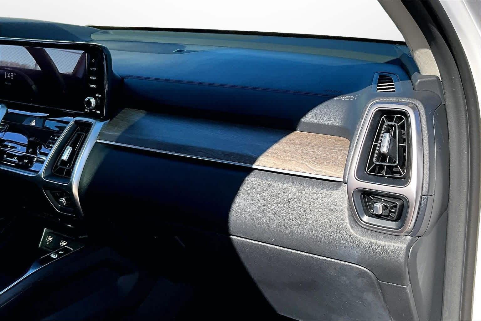 Thumbnail: 2023 Kia Sorento - 15