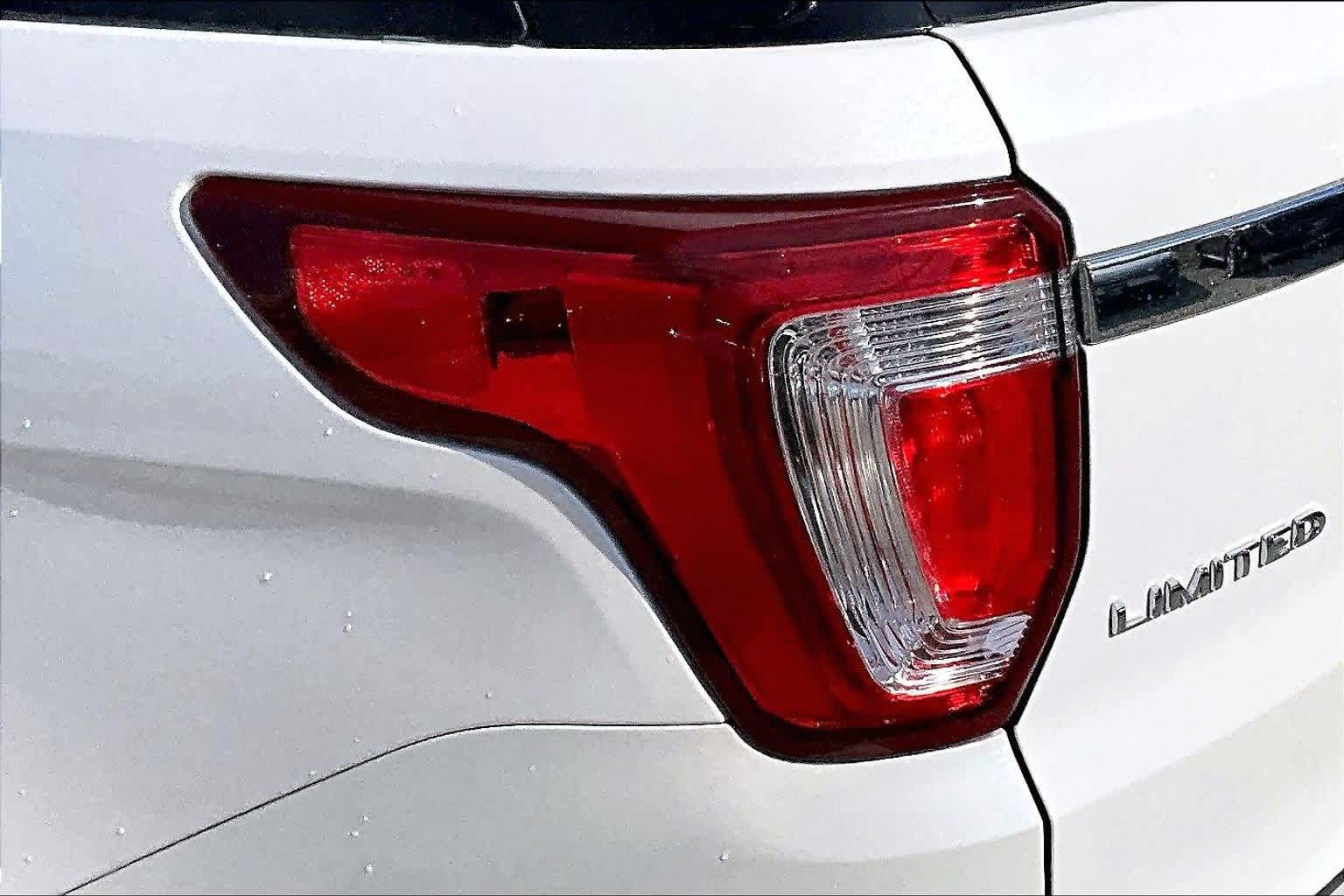 Thumbnail: 2017 Ford Explorer - 30