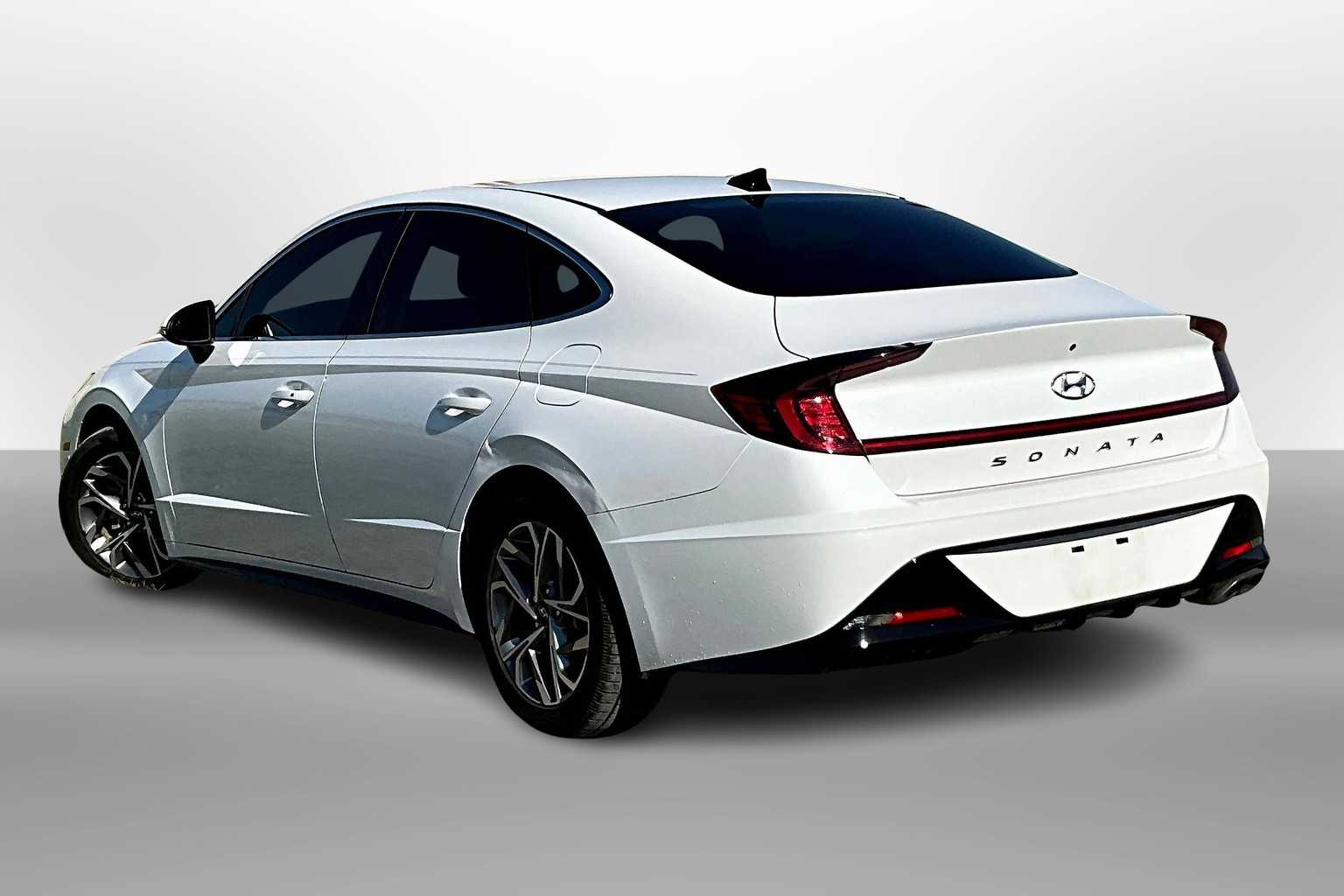 Thumbnail: 2022 Hyundai Sonata - 11