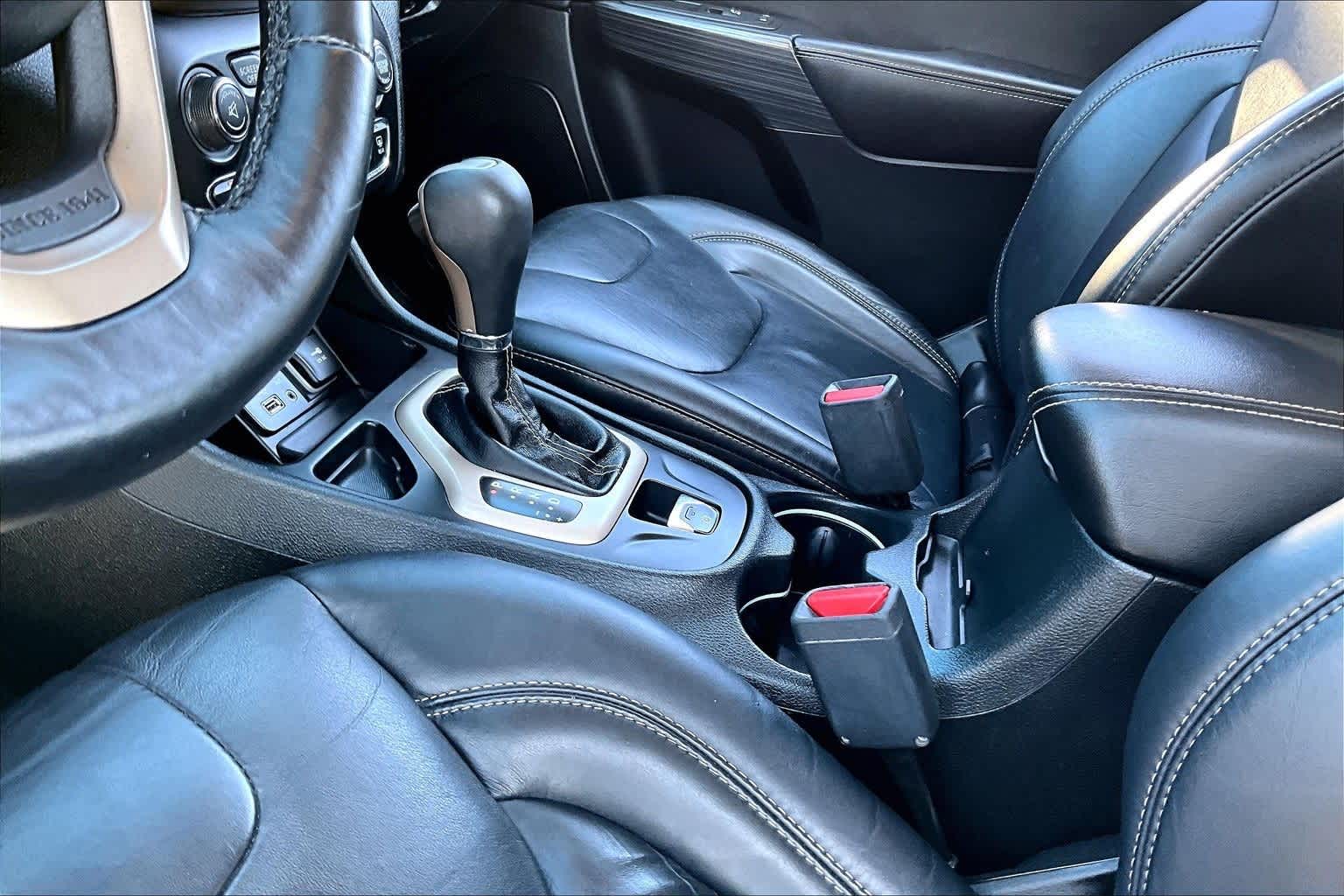 Thumbnail: 2016 Jeep Cherokee - 13