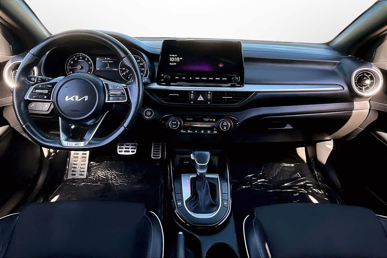 Thumbnail: 2023 Kia Forte - 13