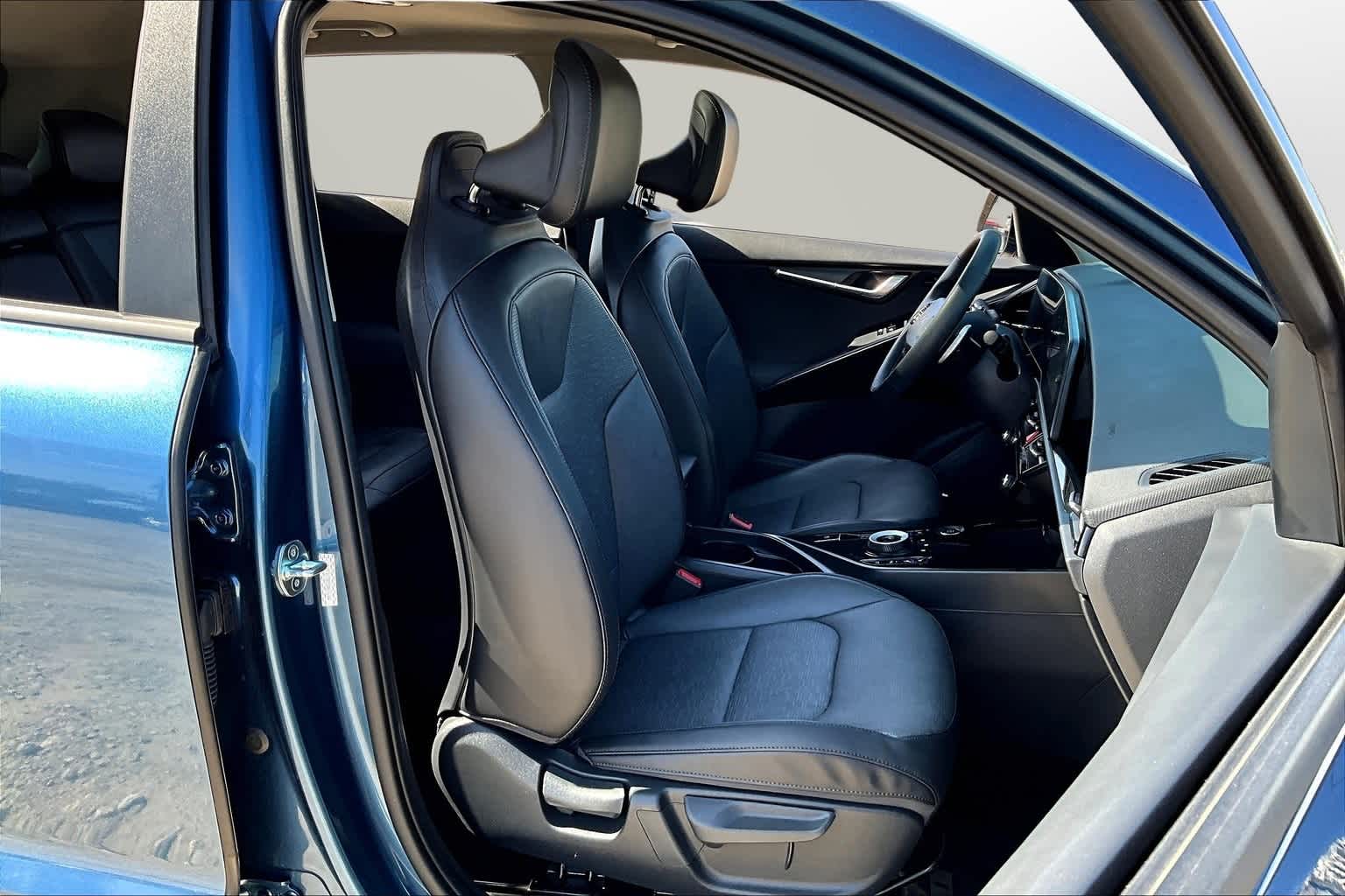 2023 Kia Niro SX Touring 7