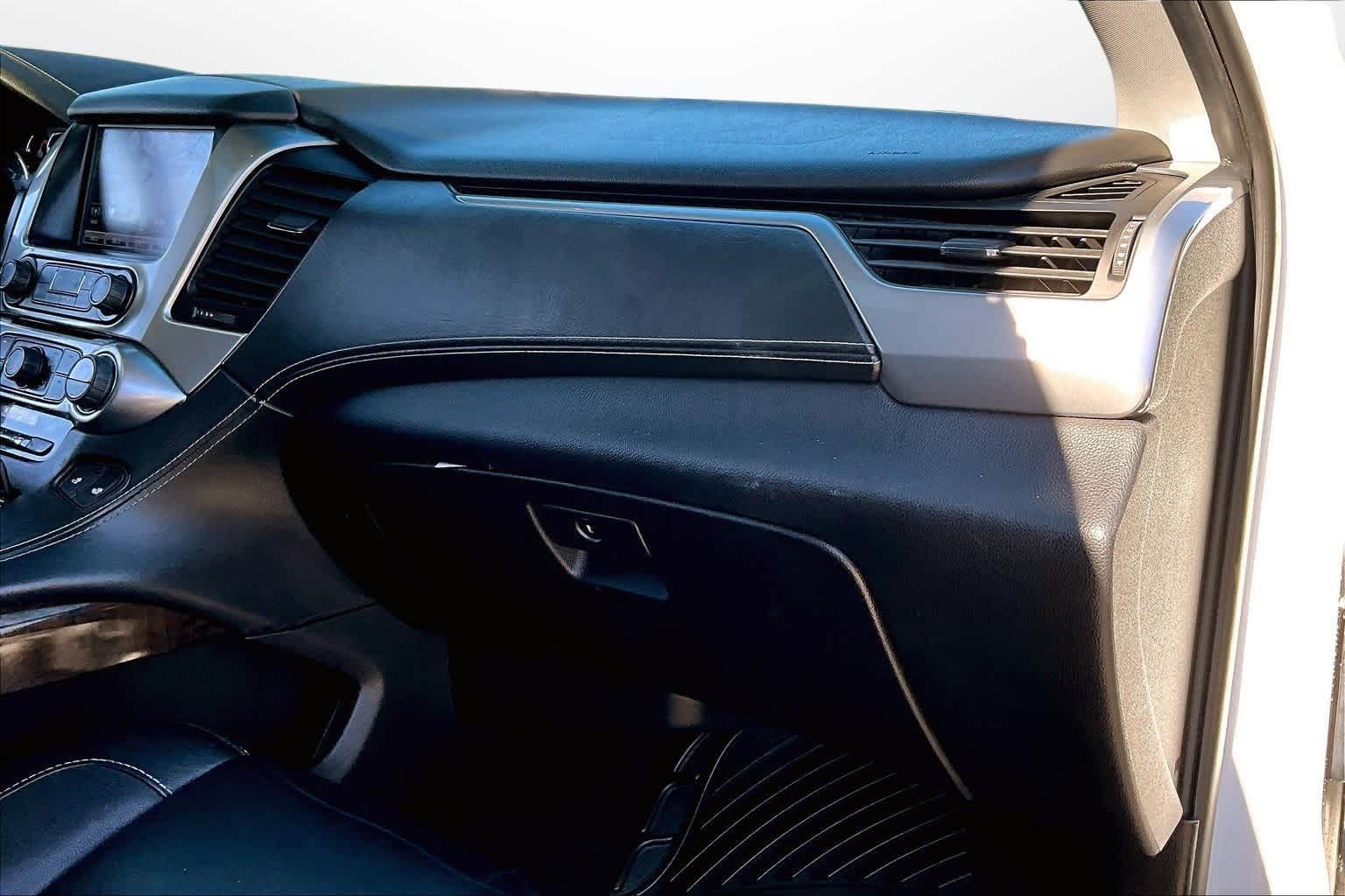 Thumbnail: 2016 Chevrolet Tahoe - 15