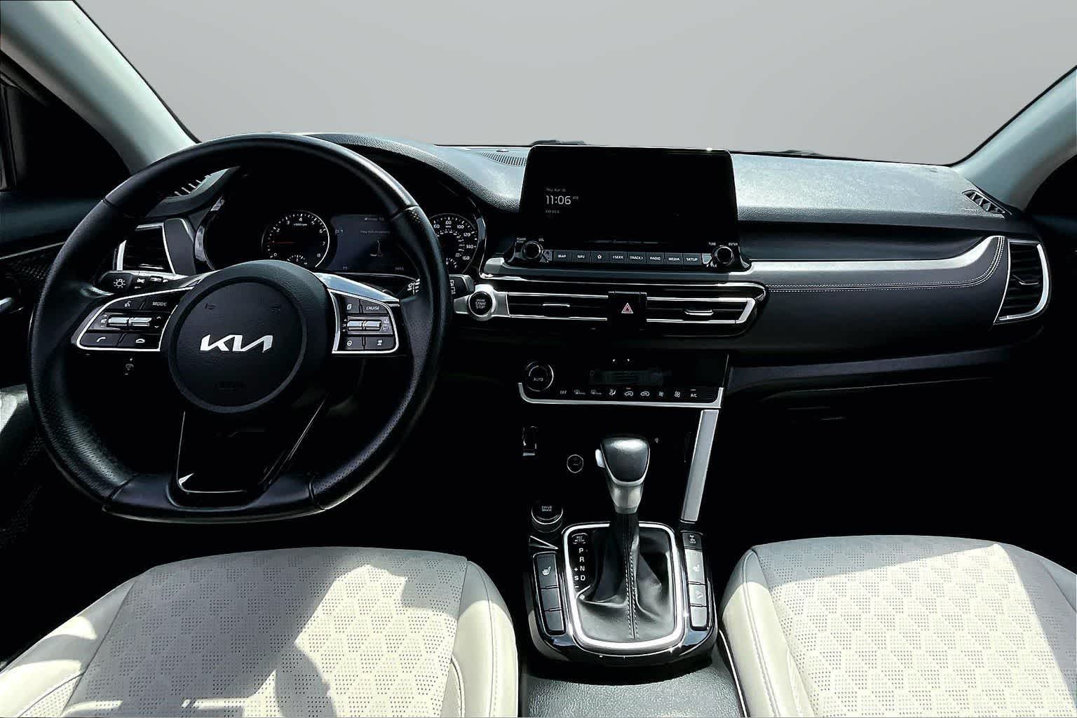 Thumbnail: 2022 Kia Seltos - 14