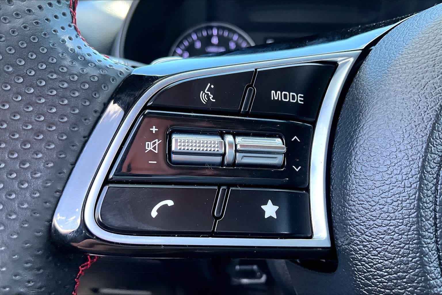 Thumbnail: 2023 Kia Forte - 16