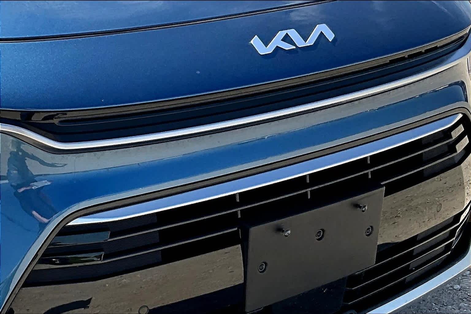 2023 Kia Niro SX Touring 29