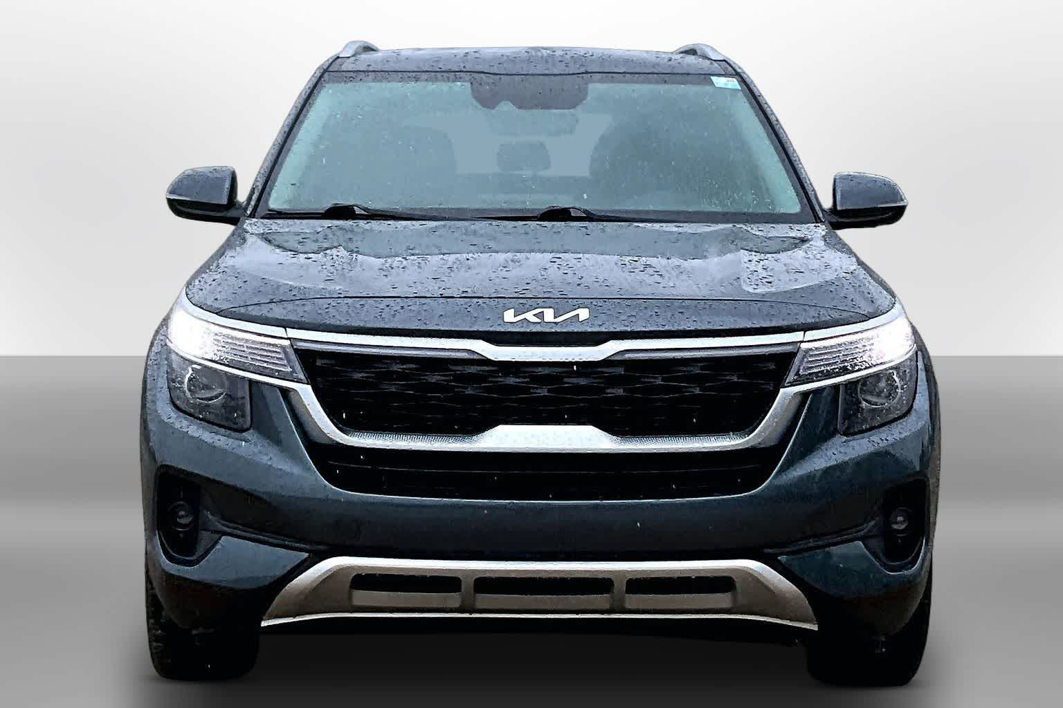 Thumbnail: 2023 Kia Seltos - 3