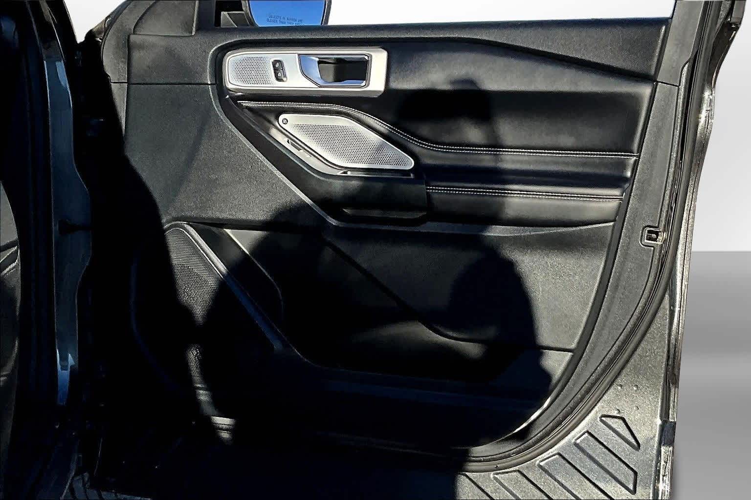 Thumbnail: 2020 Ford Explorer - 18