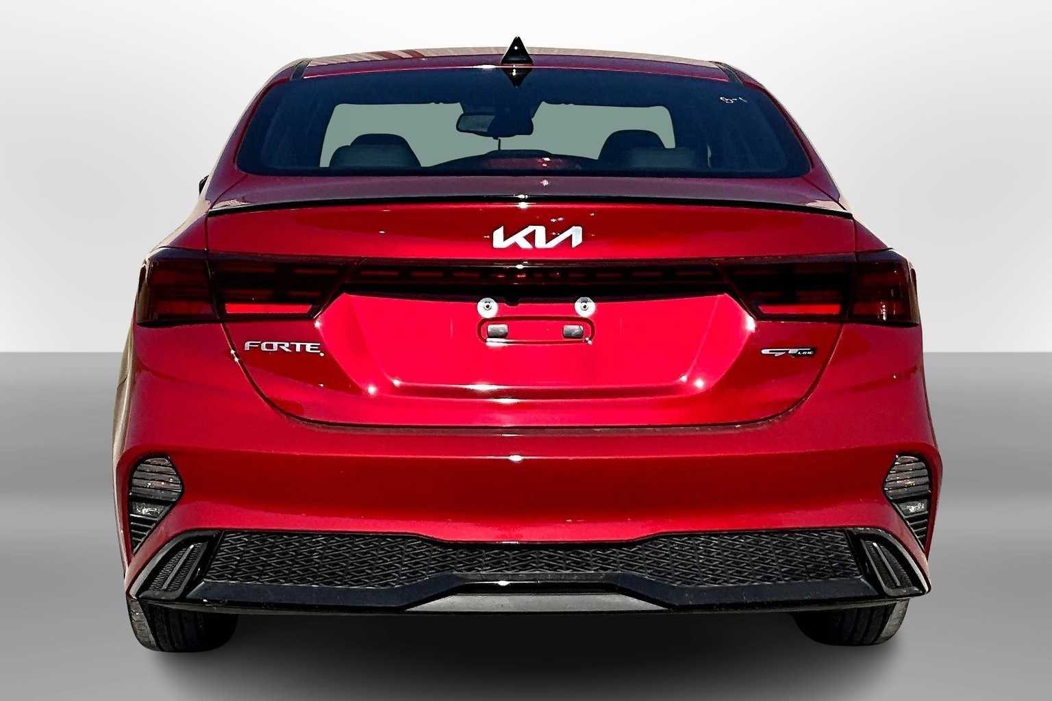 2024 Kia Forte GT-Line photo 4