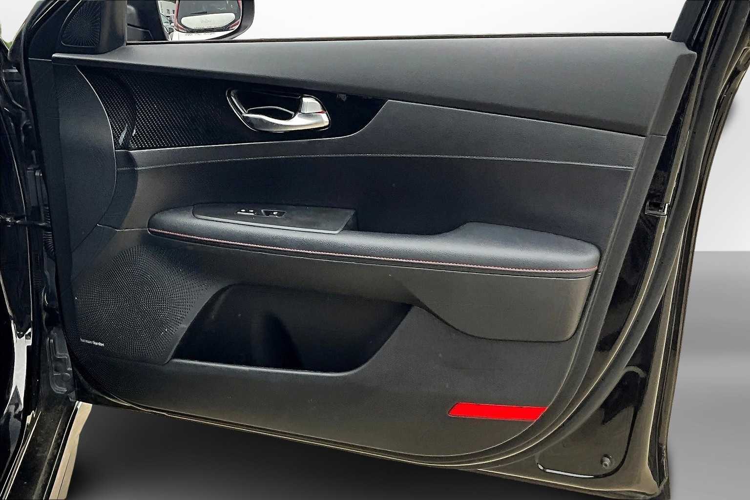 2022 Kia Forte GT 18