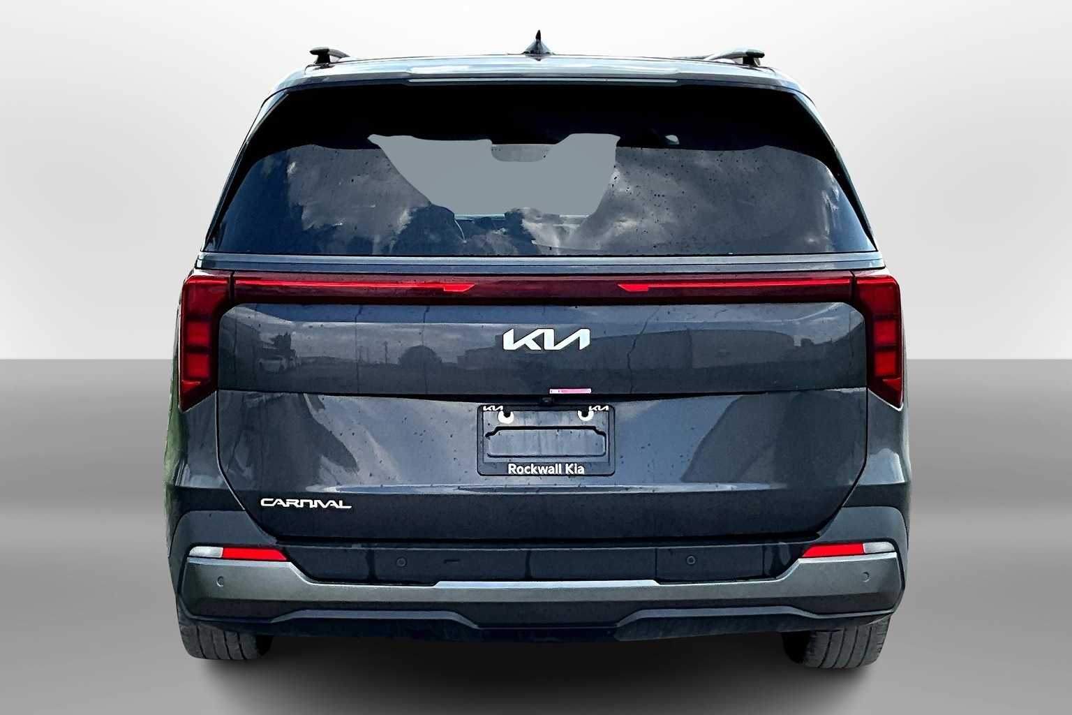 2025 Kia Carnival SX photo 3